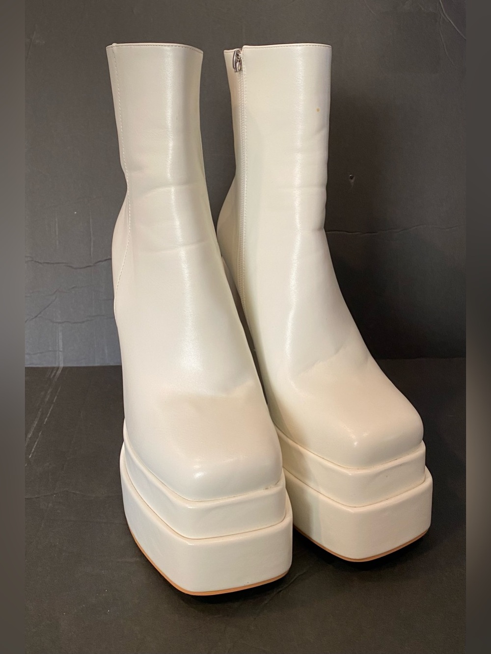 Wet kiss White Double Platform Ankle Boots